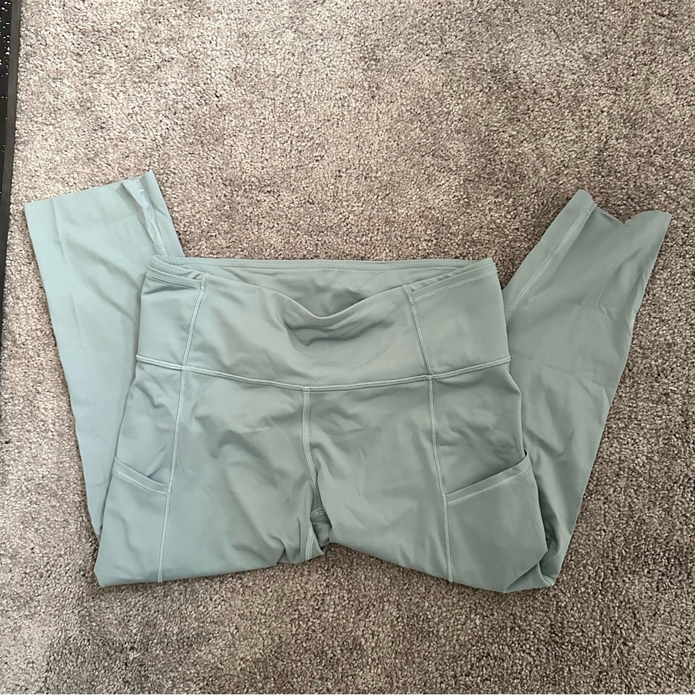 Lululemon cropped leggings size 8
